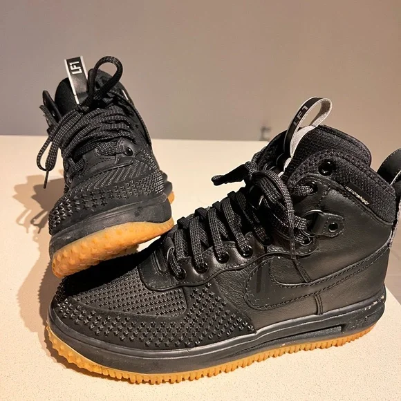 Nike | Shoes | Nike Lunar Force Black Mint Condition | Poshmark display picture 2